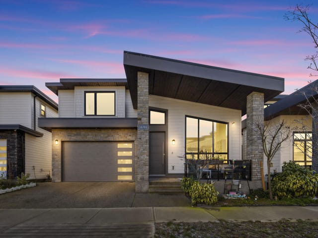 House for sale in Surrey, South Surrey White Rock, 16764 18a Avenue, 263105781 | Realtylink.org