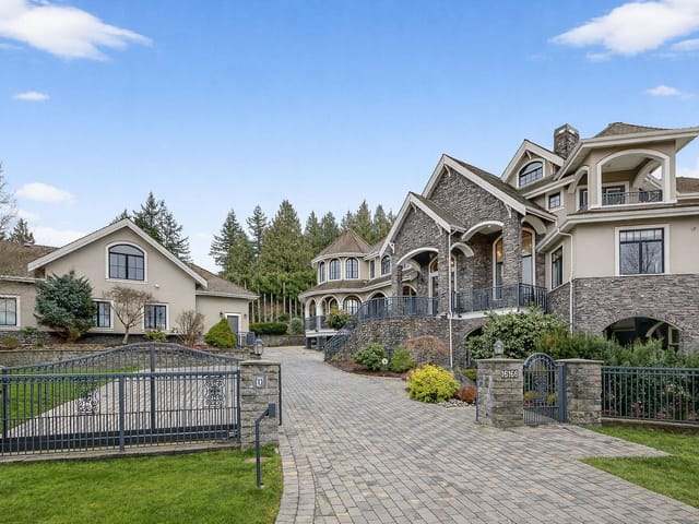 House for sale in Surrey, South Surrey White Rock, 16166 30b Avenue, 263105795 | Realtylink.org