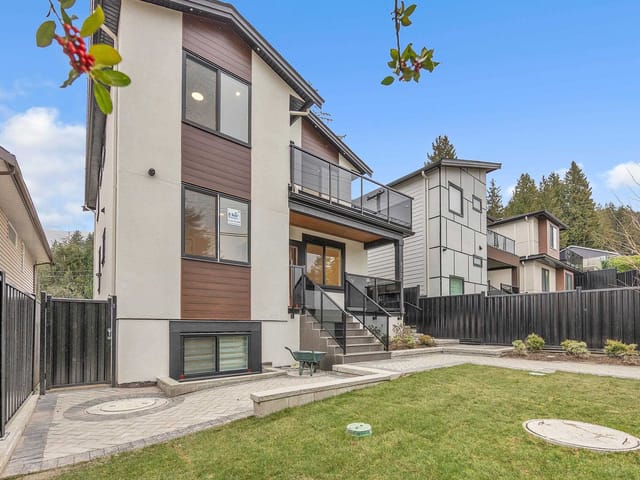 House for sale in North Vancouver, North Vancouver, 812 Montroyal Boulevard, 263105849 | Realtylink.org