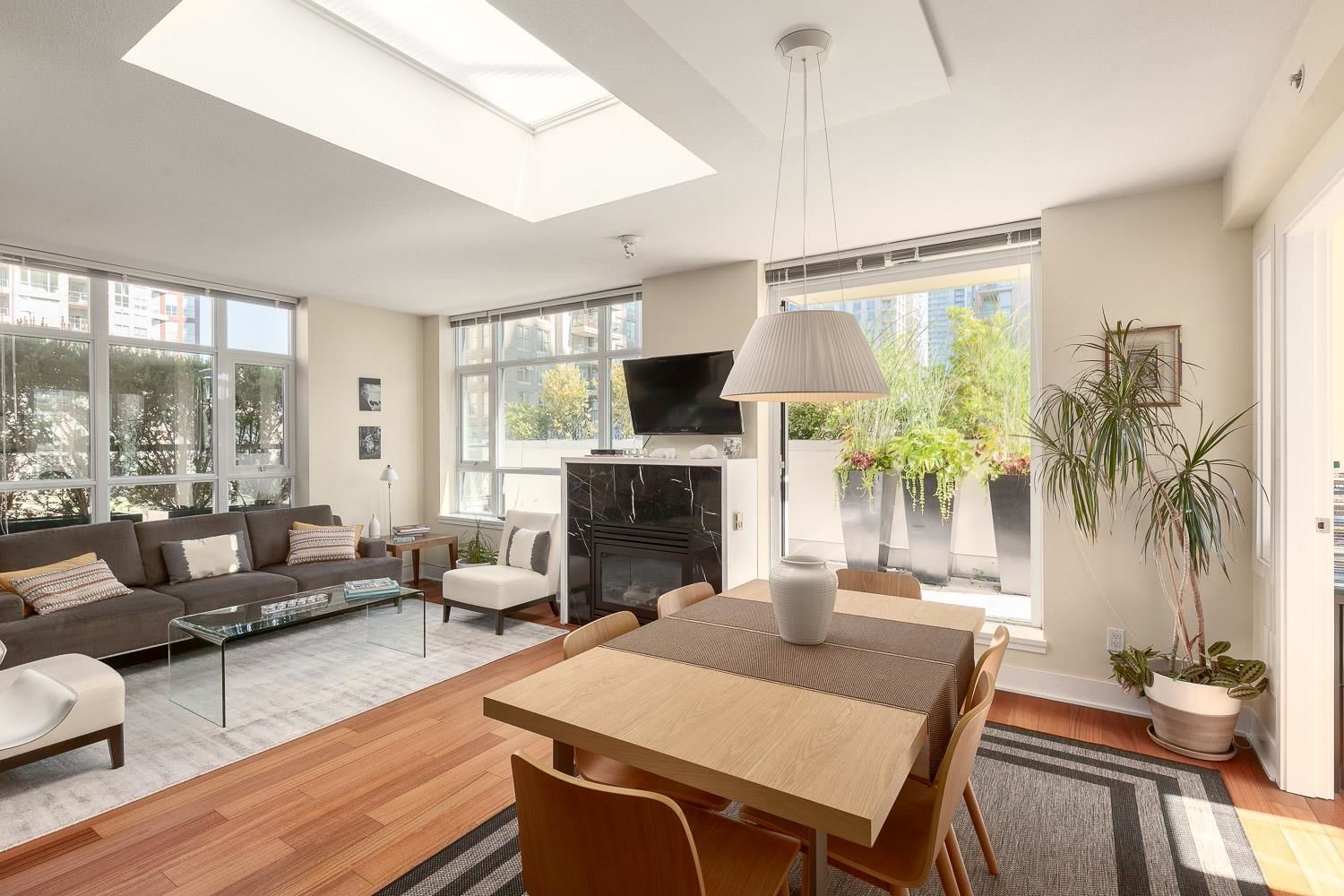 Apartment for sale in Vancouver, Vancouver West, PH803 988 Richards Street, 263105935 | Realtylink.org