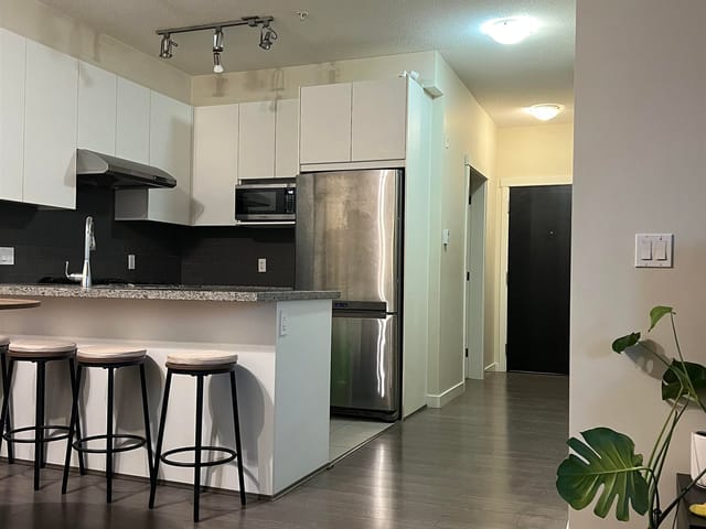 Apartment for rent in Richmond, Richmond, 9388 McKim Way, 263105946 | Realtylink.org