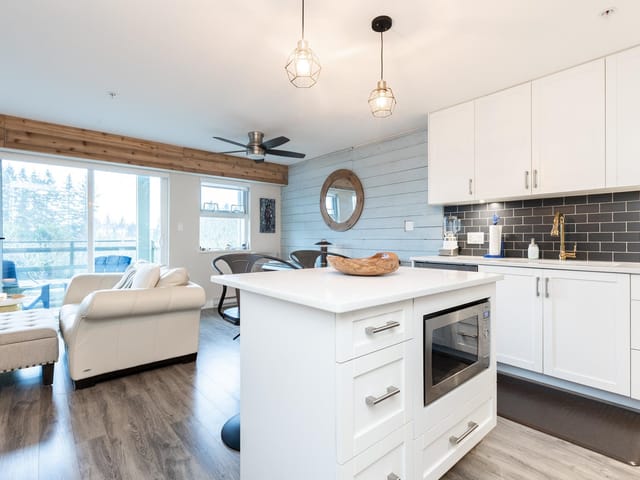 Apartment for sale in Surrey, South Surrey White Rock, 309 15735 Croydon Drive, 263106123 | Realtylink.org