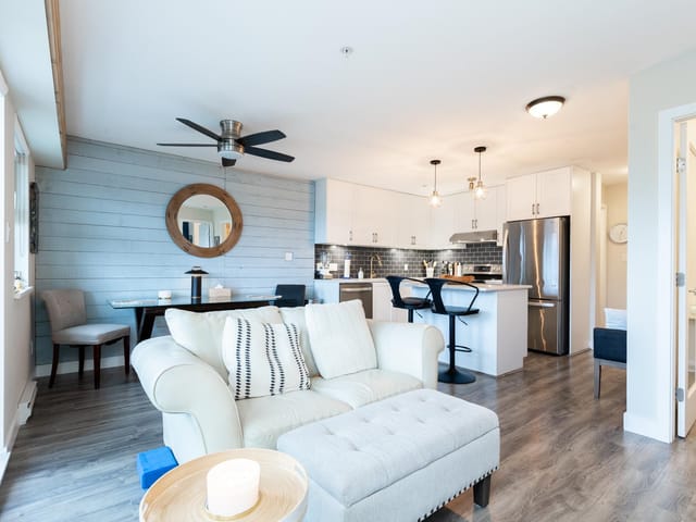 Apartment for sale in Surrey, South Surrey White Rock, 309 15735 Croydon Drive, 263106123 | Realtylink.org