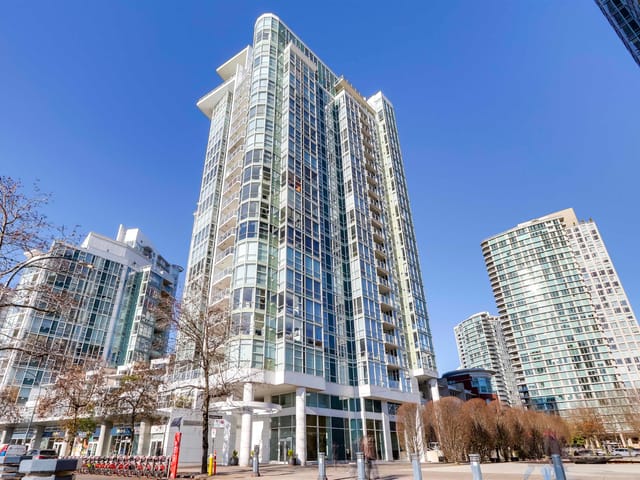 Apartment for sale in Vancouver, Vancouver West, 1807 1077 Marinaside Crescent, 263106369 | Realtylink.org