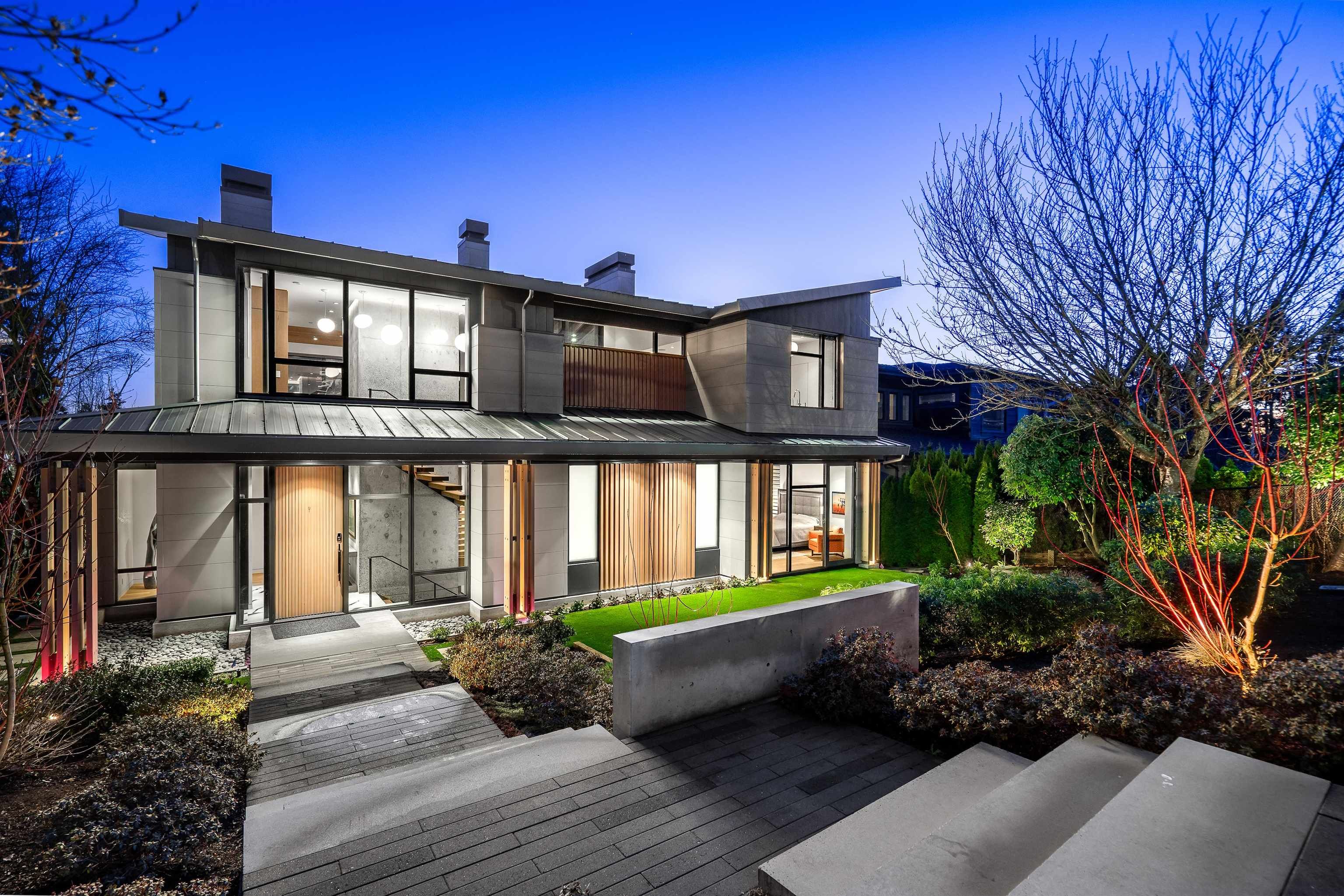 House for sale in Surrey, South Surrey White Rock, 13386 Marine Drive, 263106538 | Realtylink.org