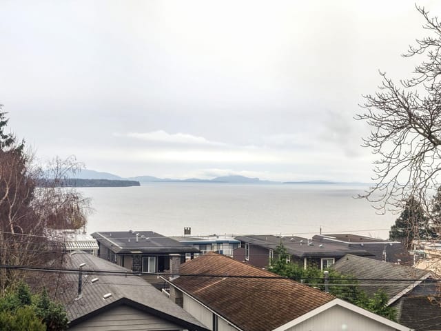 Apartment for sale in White Rock, South Surrey White Rock, 204 15176 Buena Vista Avenue, 263106600 | Realtylink.org