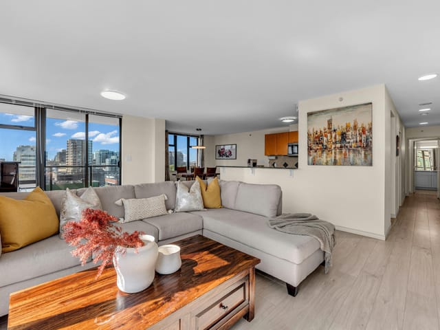 Apartment for sale in Richmond, Richmond, 902 5933 Cooney Road, 263106672 | Realtylink.org