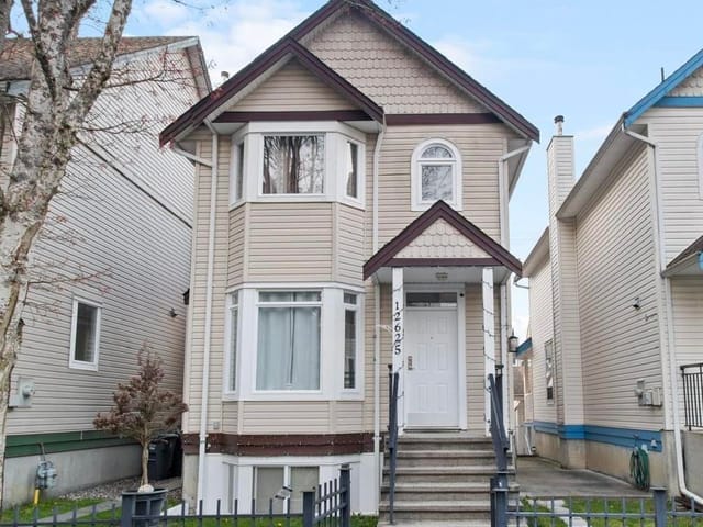 House for sale in Surrey, Surrey, 12625 Hampton Court, 263106823 | Realtylink.org