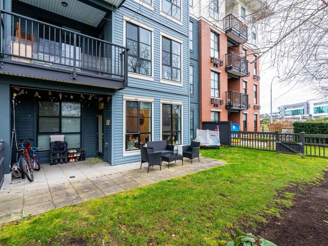 Apartment for sale in Surrey, South Surrey White Rock, 110 15168 33 Avenue, 263106898 | Realtylink.org