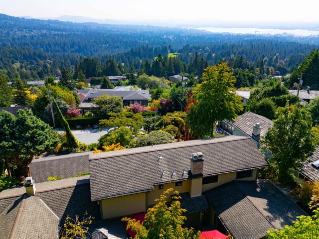House for sale in West Vancouver, West Vancouver, 560 Craigmohr Drive, 263107083 | Realtylink.org