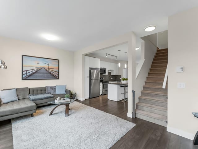 Townhouse for sale in Surrey, South Surrey White Rock, 215 2228 162 Street, 263107125 | Realtylink.org