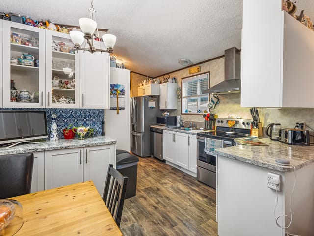 Manufactured Home for sale in Cultus Lake, Cultus Lake & Area, 18 3942 Columbia Valley Road, 263107340 | Realtylink.org