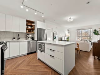 Apartment for sale in Port Moody, Port Moody, 411 3229 St Johns Street, 263107344 | Realtylink.org