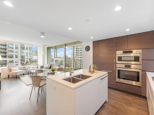 Apartment for sale in Richmond, Richmond, 703 5508 Hollybridge Way, 263107345 | Realtylink.org