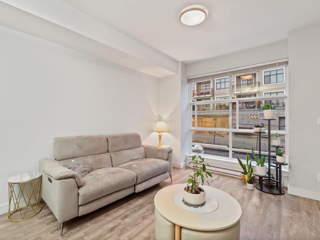 Apartment for sale in Coquitlam, Coquitlam, 208 827 Roderick Avenue, 263107379 | Realtylink.org