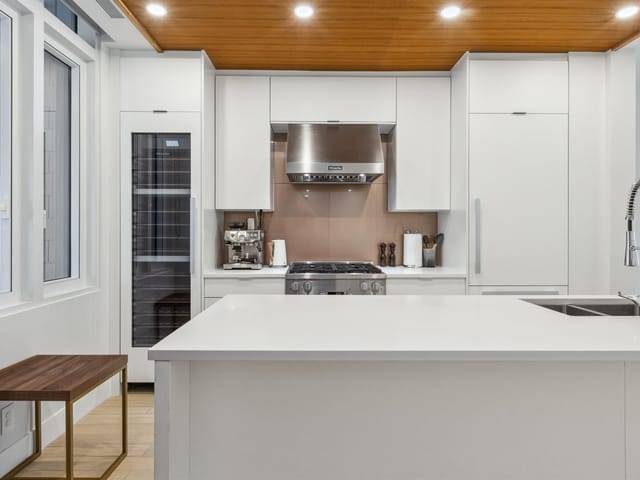 Apartment for sale in West Vancouver, West Vancouver, 202 6691 Nelson Avenue, 263107619 | Realtylink.org