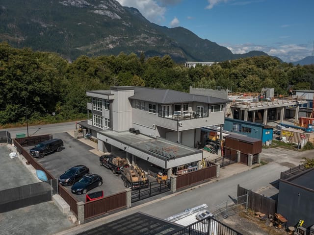 Other Plex for sale in Squamish, Squamish, 37718 & 37738 Third Avenue, 263107627 | Realtylink.org