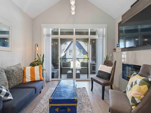 Townhouse for sale in Surrey, South Surrey White Rock, 73 15677 28 Avenue, 263107923 | Realtylink.org