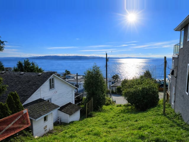 Lot for sale in White Rock, South Surrey White Rock, 15519 Columbia Avenue, 263107937 | Realtylink.org