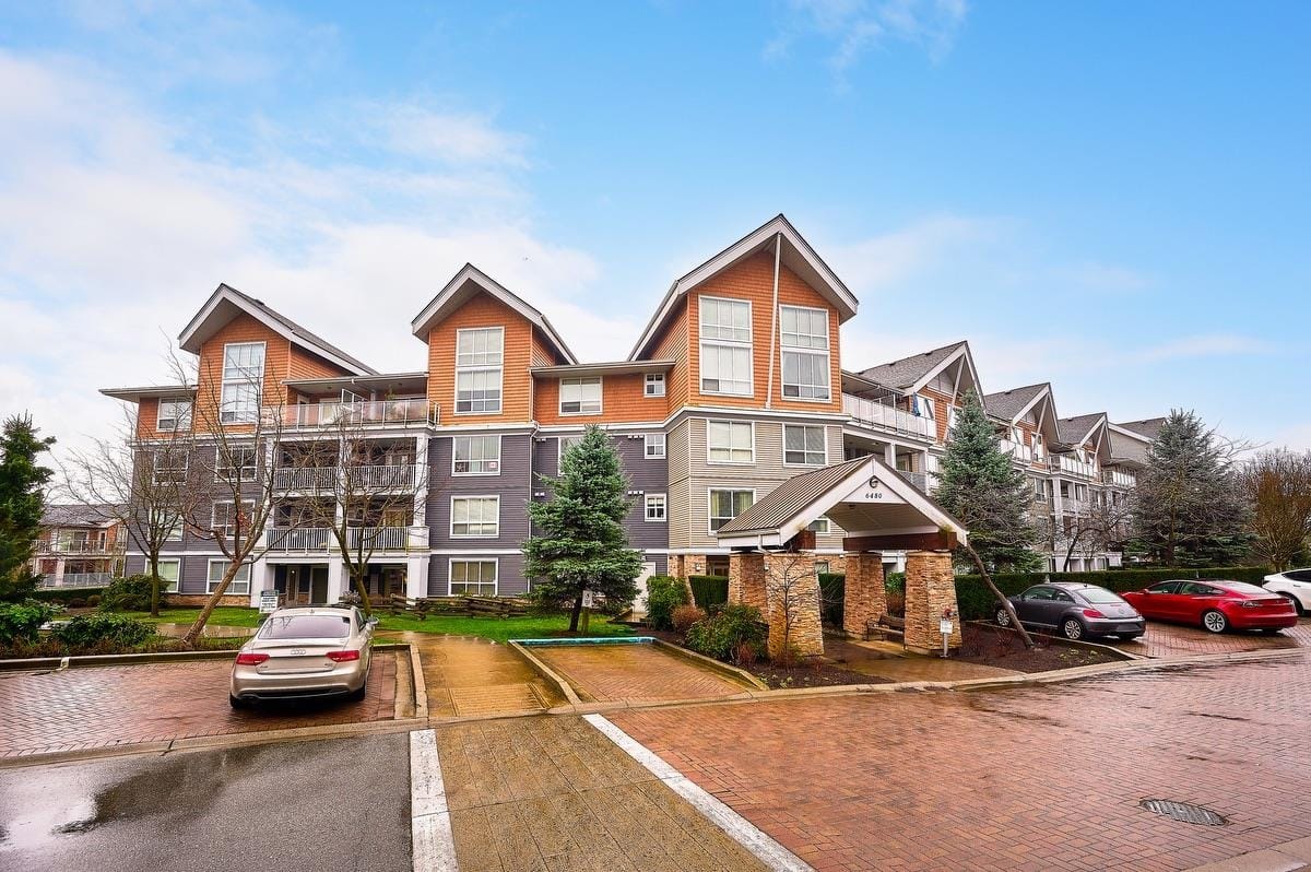 Apartment for sale in Surrey, Cloverdale, 117 6480 194 Street, 263107968 | Realtylink.org