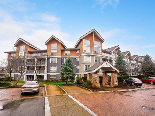 Apartment for sale in Surrey, Cloverdale, 117 6480 194 Street, 263107968 | Realtylink.org
