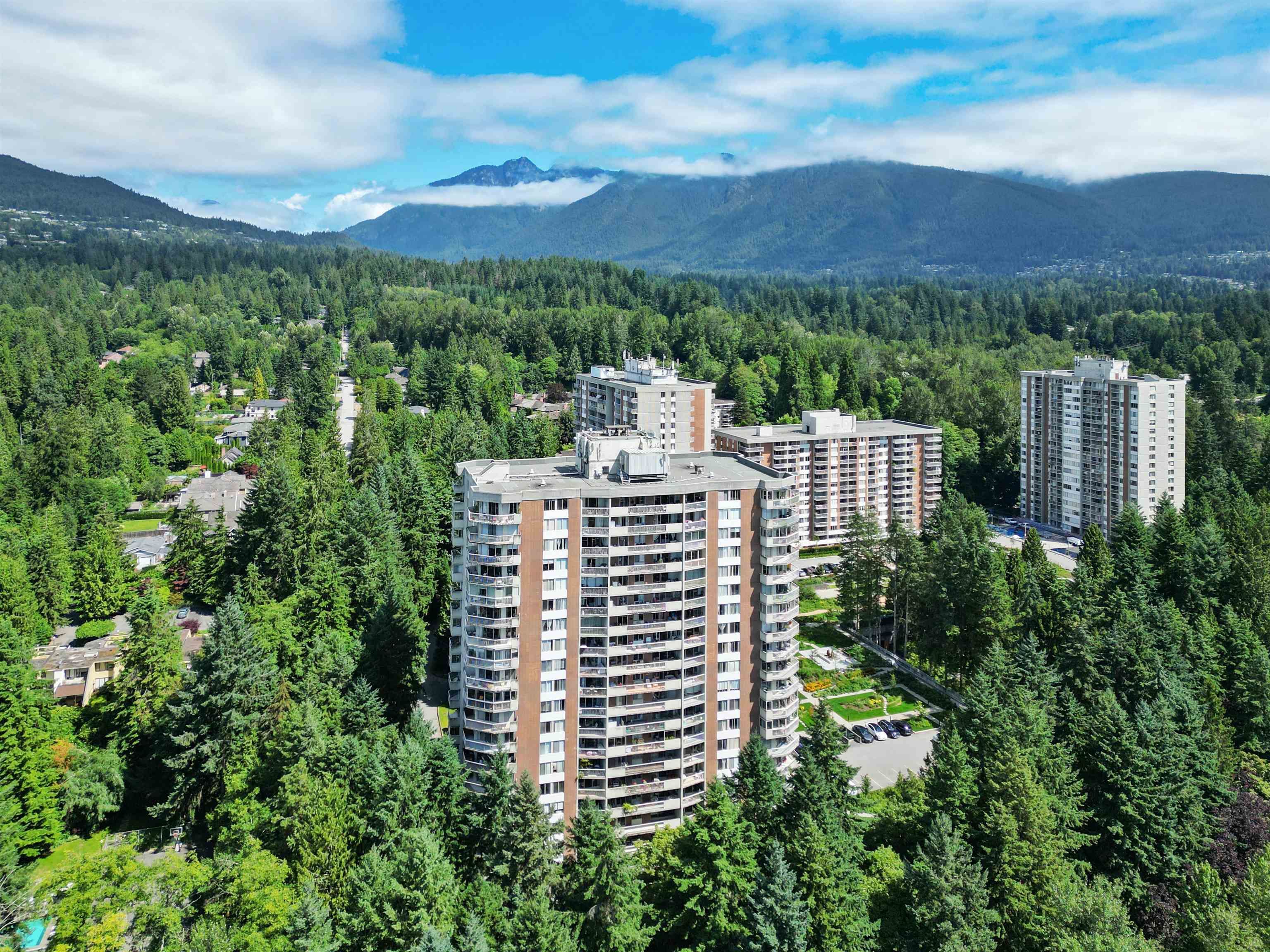 Apartment for sale in North Vancouver, North Vancouver, 208 2024 Fullerton Avenue, 263108053 | Realtylink.org