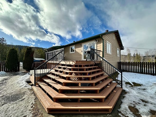House for sale in Smithers, Smithers And Area, 23998 River Road, 263108143 | Realtylink.org