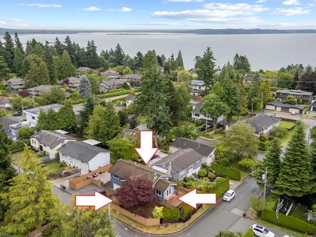 House for sale in White Rock, South Surrey White Rock, 13950 Blackburn Avenue, 263108196 | Realtylink.org