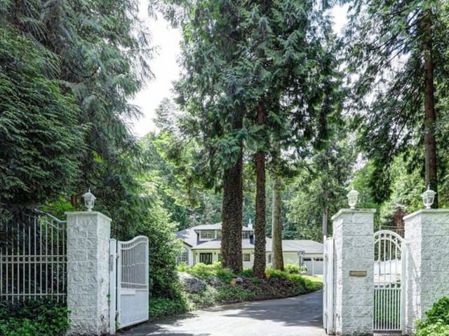 House for sale in Surrey, South Surrey White Rock, 13774 Crescent Road, 263108213 | Realtylink.org