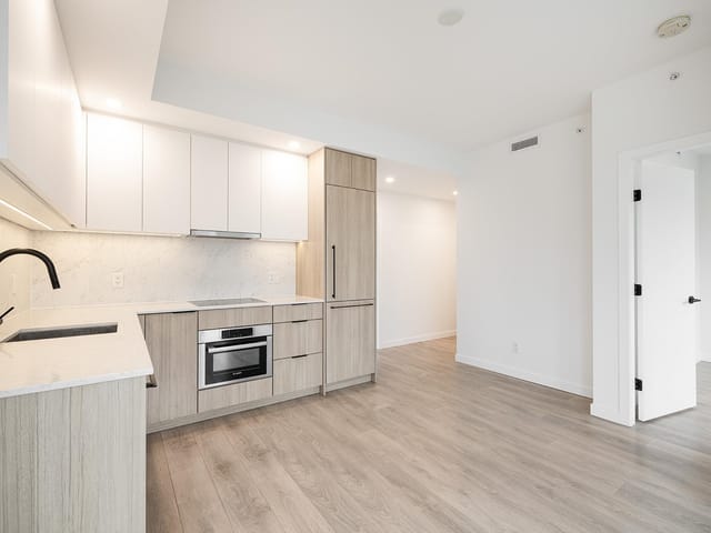 Apartment for sale in Surrey, North Surrey, 202 13685 102 Avenue, 263108278 | Realtylink.org