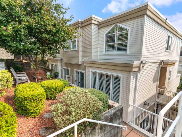 Townhouse for sale in White Rock, South Surrey White Rock, 1157 Vidal Street, 263108408 | Realtylink.org