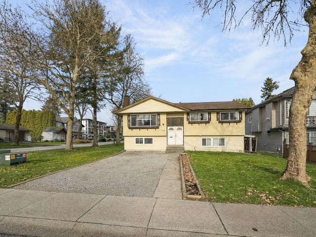 House for sale in Surrey, Surrey, 12959 Carluke Crescent, 263108552 | Realtylink.org