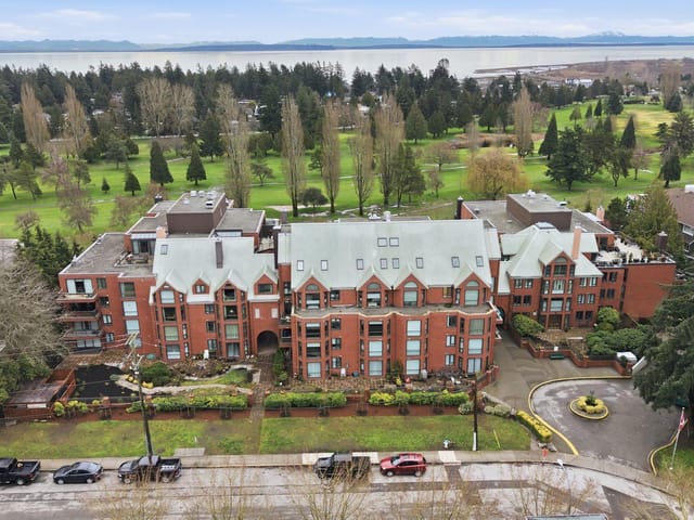 Apartment for sale in Delta, Tsawwassen, 304 1350 View Crescent, 263108560 | Realtylink.org