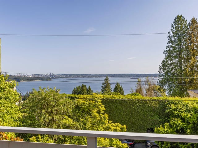 House for sale in West Vancouver, West Vancouver, 2575 Queens Avenue, 263108660 | Realtylink.org