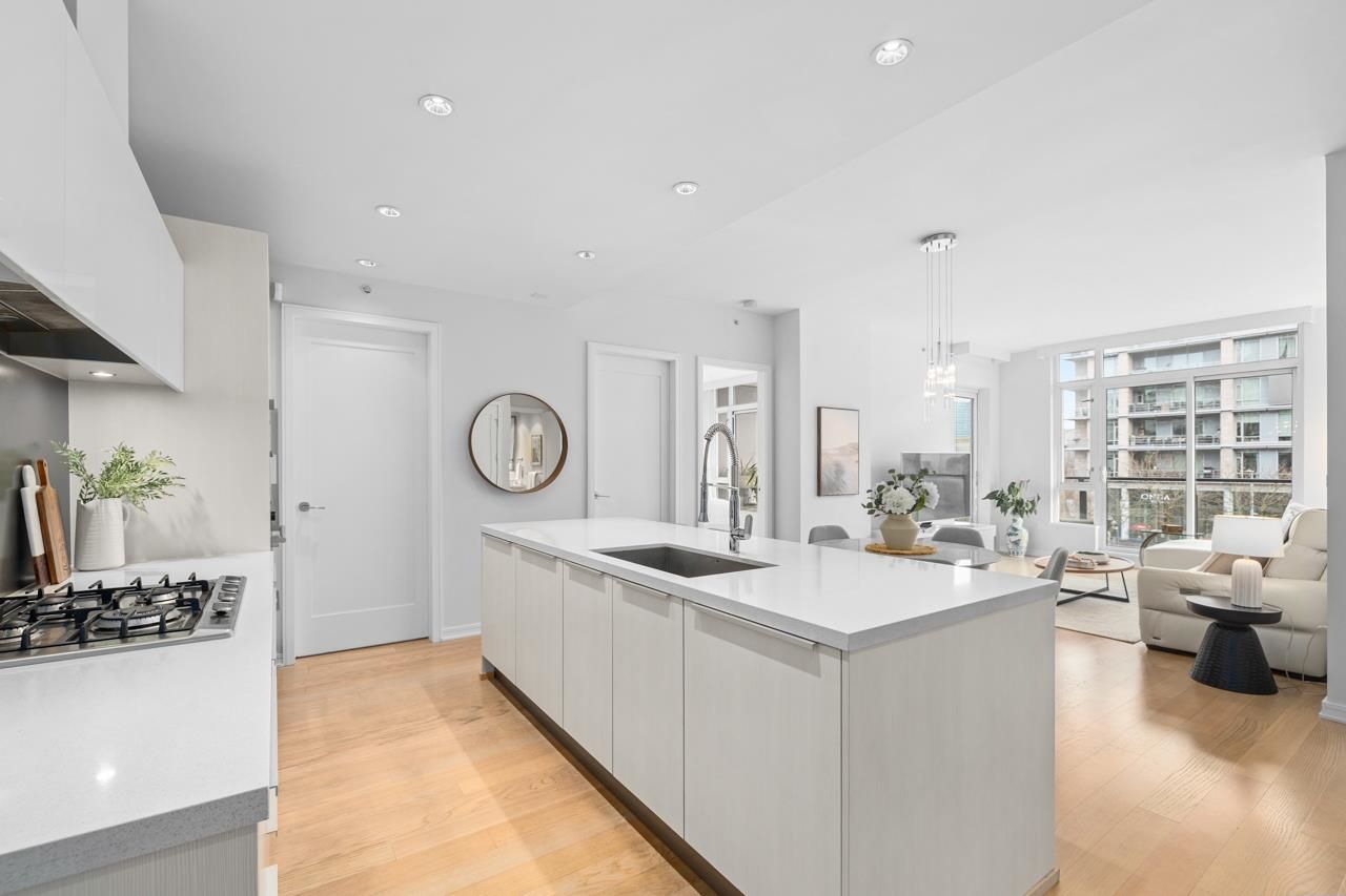 Apartment for sale in Vancouver, Vancouver West, 302 1625 Manitoba Street, 263108739 | Realtylink.org