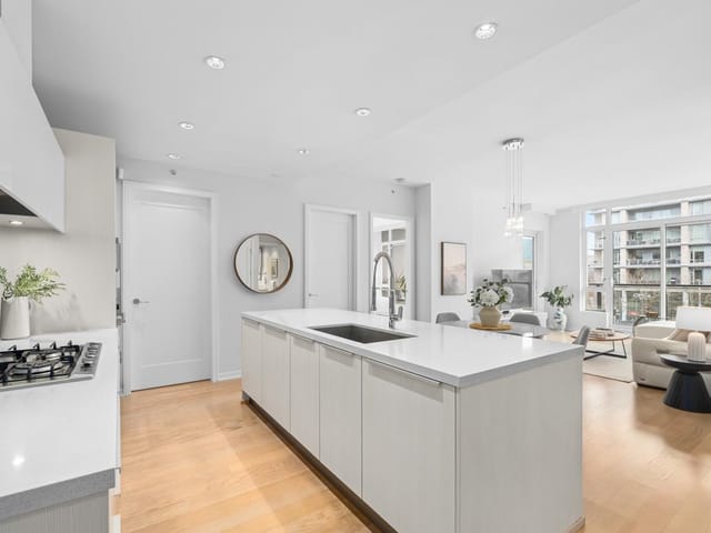 Apartment for sale in Vancouver, Vancouver West, 302 1625 Manitoba Street, 263108739 | Realtylink.org