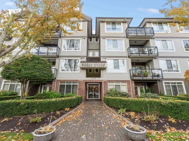 Apartment for sale in Surrey, South Surrey White Rock, 210 15368 17a Avenue, 263108746 | Realtylink.org