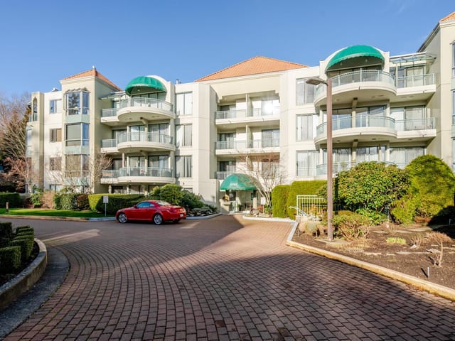 Apartment for sale in Surrey, South Surrey White Rock, 408 1765 Martin Drive, 263109003 | Realtylink.org