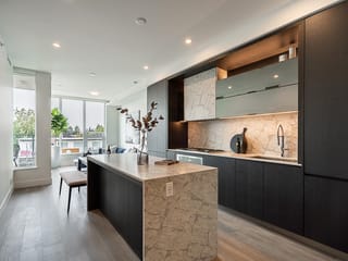 Apartment for sale in White Rock, South Surrey White Rock, 317 1342 Johnston Road, 263109210 | Realtylink.org