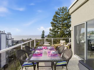 Apartment for sale in White Rock, South Surrey White Rock, 302 15130 Prospect Avenue, 263109391 | Realtylink.org