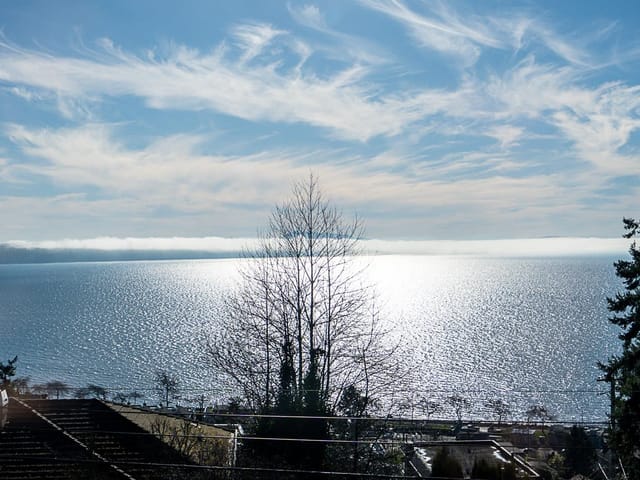 House for sale in White Rock, South Surrey White Rock, 14815 Hardie Avenue, 263109540 | Realtylink.org