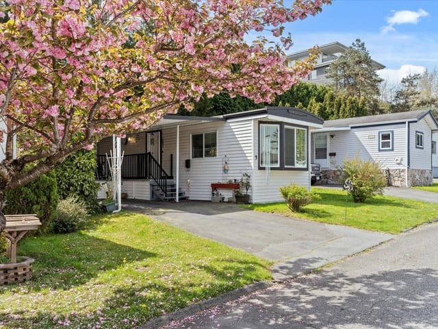 Manufactured Home for sale in Surrey, Surrey, 3 8220 King George Boulevard, 263109596 | Realtylink.org