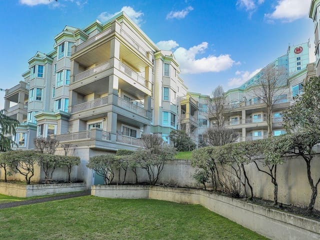 Apartment for sale in Surrey, North Surrey, 319 15268 105 Avenue, 263109720 | Realtylink.org