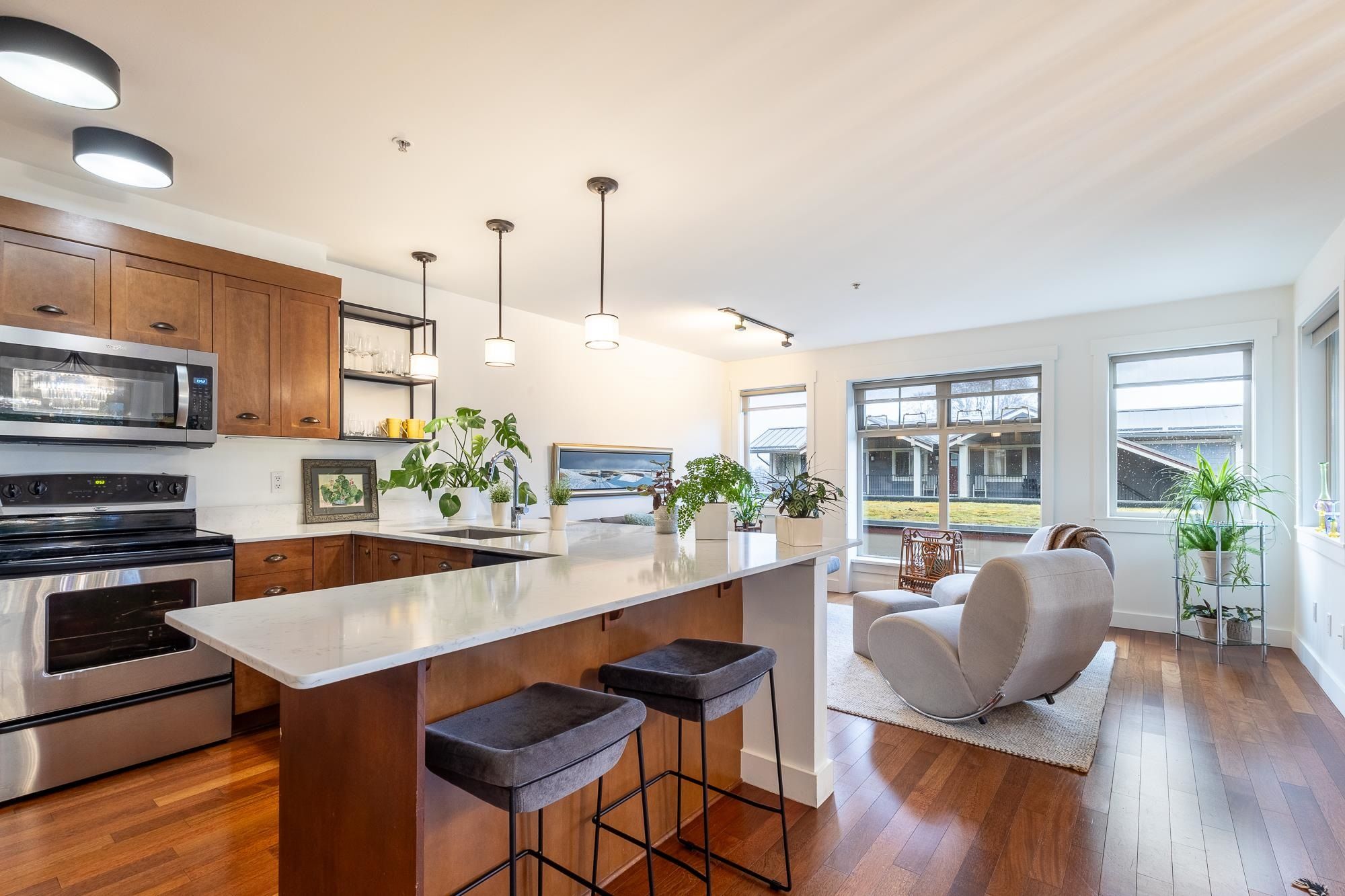 Apartment for sale in Gibsons, Sunshine Coast, 104 414 Gower Point Road, 263109938 | Realtylink.org