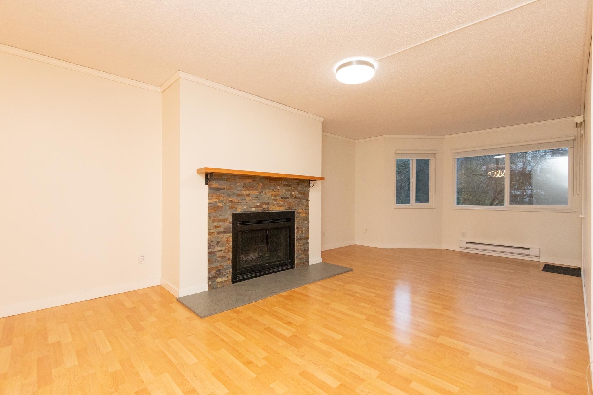 Apartment for rent in Burnaby, Burnaby North, 209 9880 Manchester Drive, 263109956 | Realtylink.org