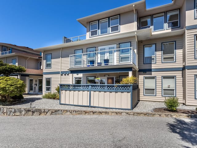 Apartment for sale in Sechelt, Sunshine Coast, 106 5768 Marine Way, 263110040 | Realtylink.org