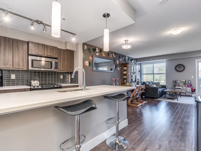Townhouse for sale in Port Coquitlam, Port Coquitlam, 208 2110 Rowland Street, 263110099 | Realtylink.org