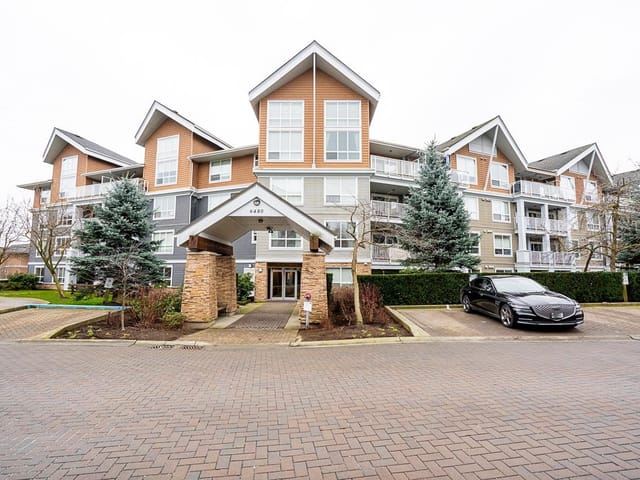 Apartment for sale in Surrey, Cloverdale, 104 6480 194 Street, 263110169 | Realtylink.org