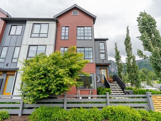 Townhouse for sale in Squamish, Squamish, 37981 Helm Way, 263110209 | Realtylink.org