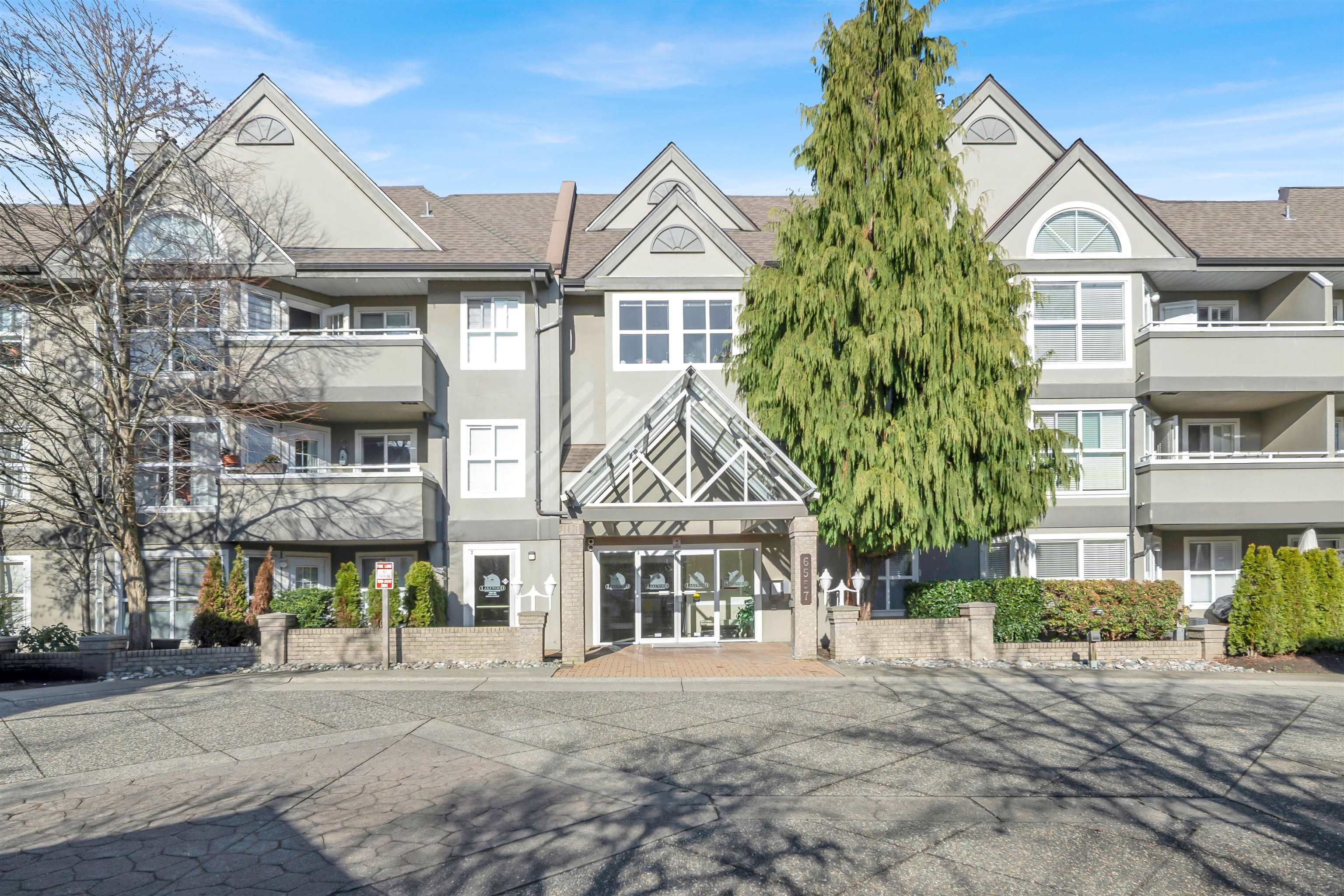 Apartment for sale in Surrey, Surrey, 212 6557 121 Street, 263110327 | Realtylink.org